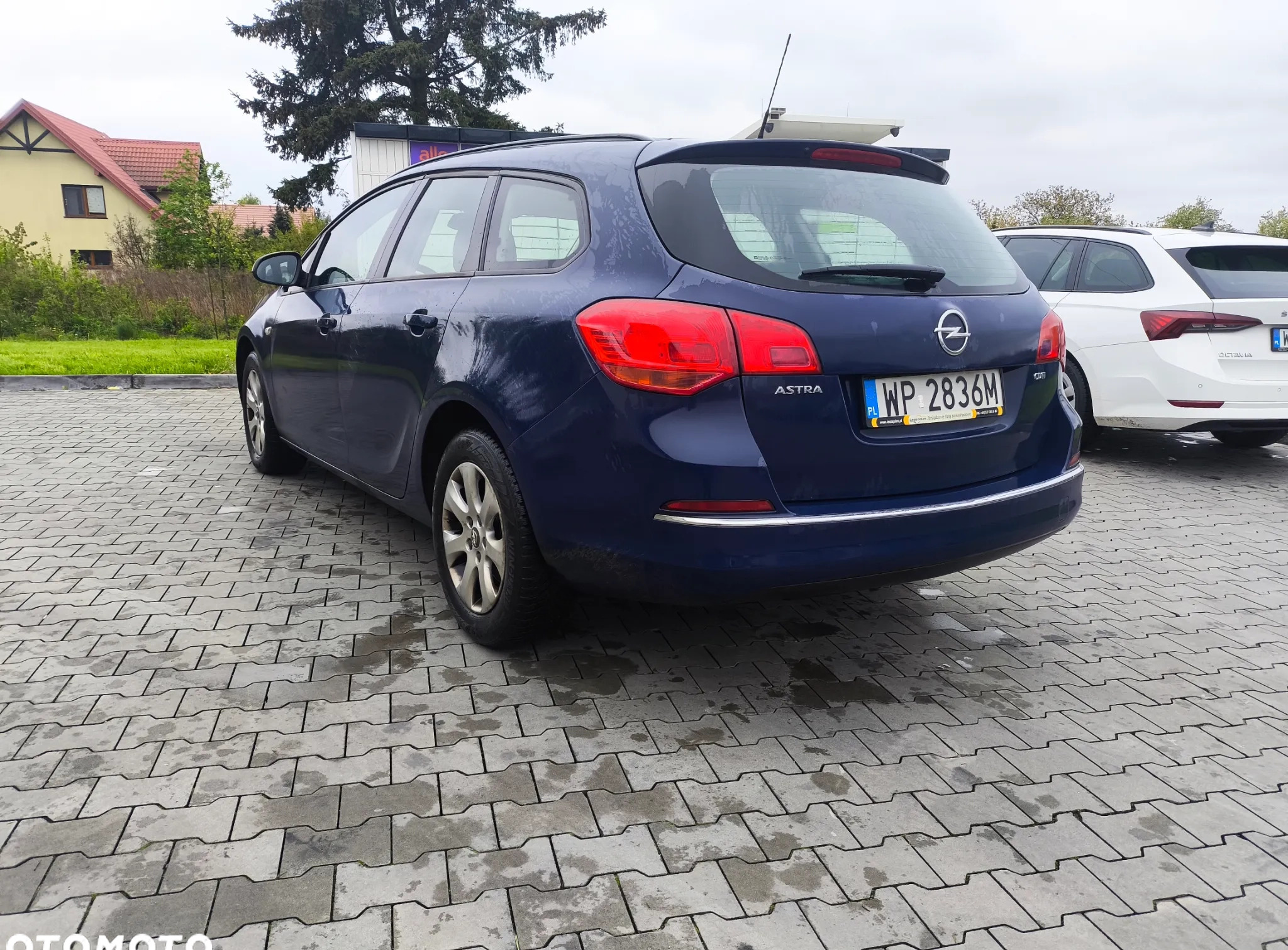 Opel Astra cena 25000 przebieg: 228000, rok produkcji 2015 z Płock małe 37